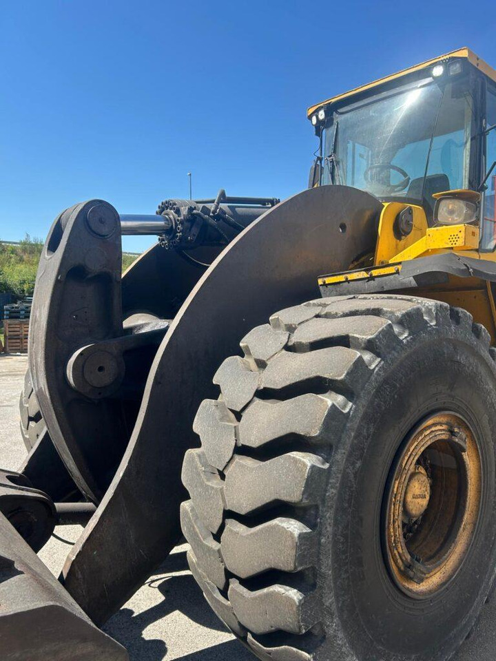 Wheel loader Volvo L250G