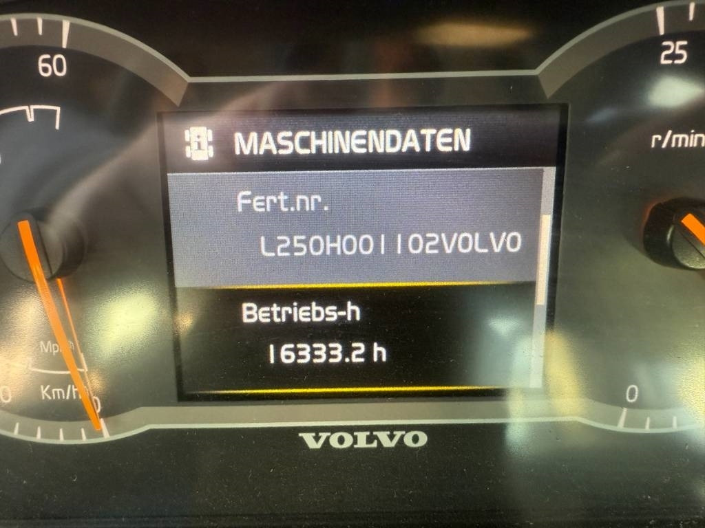 Wheel loader Volvo L250H