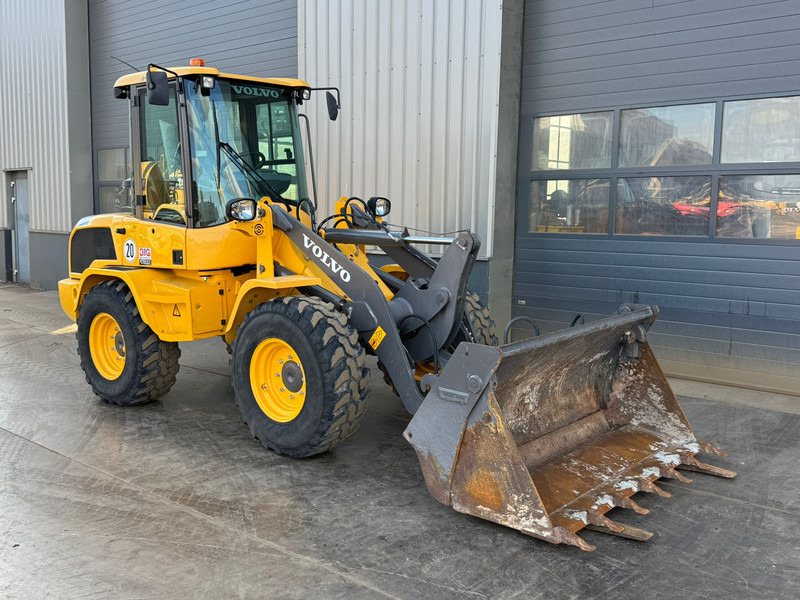 Wheel loader Volvo L30G