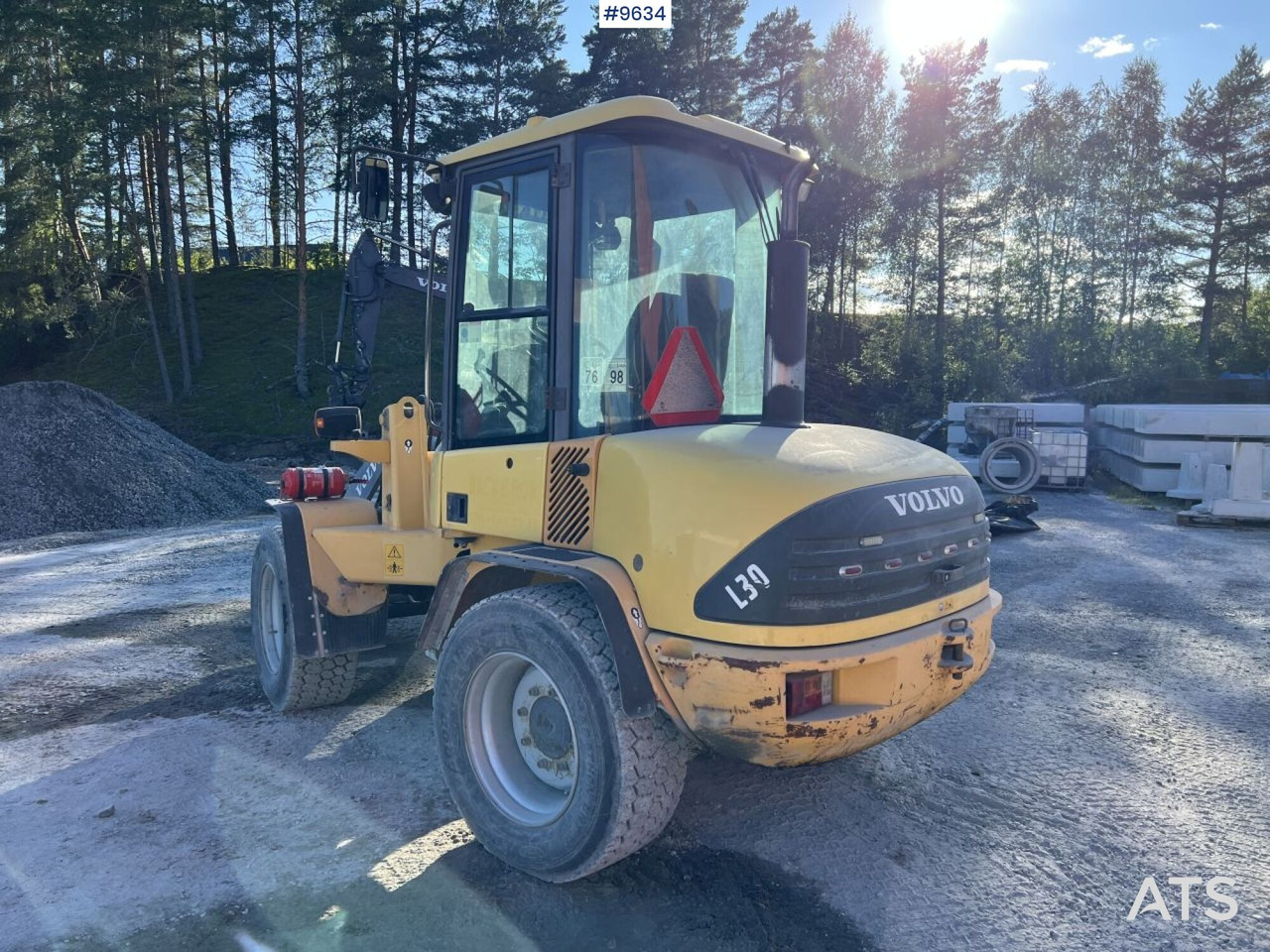 Wheel loader Volvo L30Z Wheel loader with multiple attachments