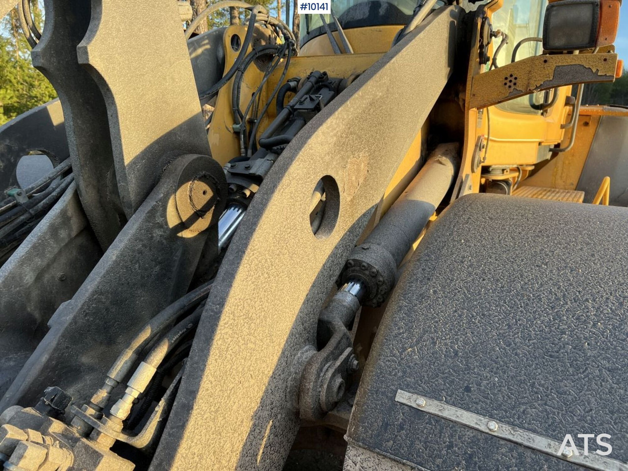 Wheel loader Volvo L60F Wheel loader with tilt hitch (VIDEO)