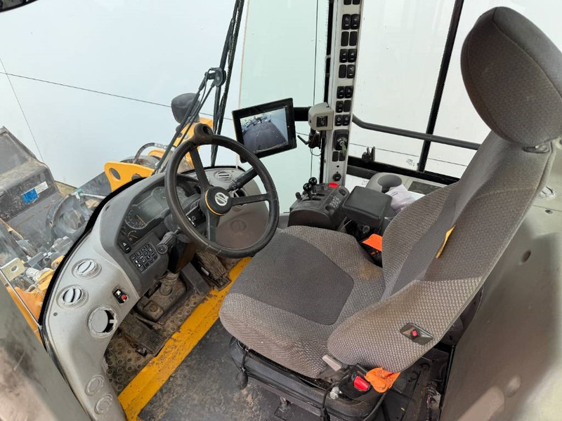 Wheel loader Volvo L60H - Backup Camera / Quick Coupler