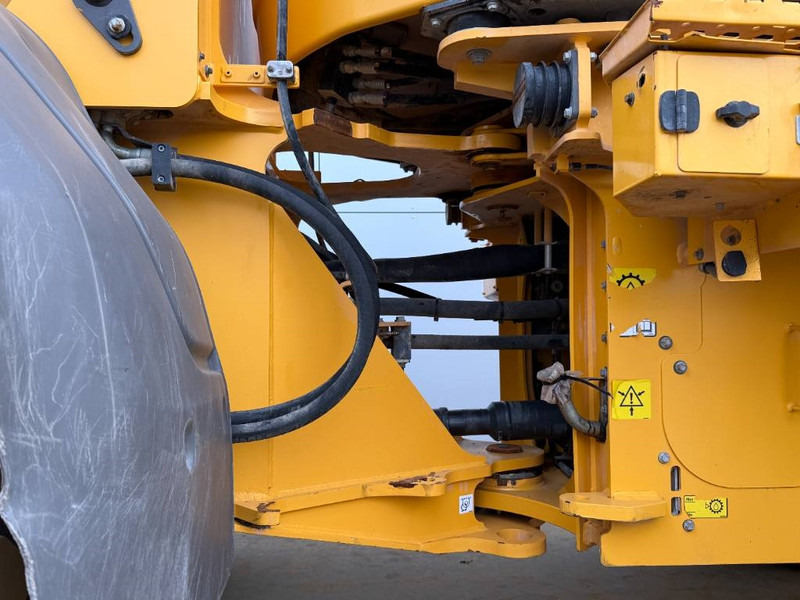 Wheel loader Volvo L60H - Backup Camera / Quick Coupler