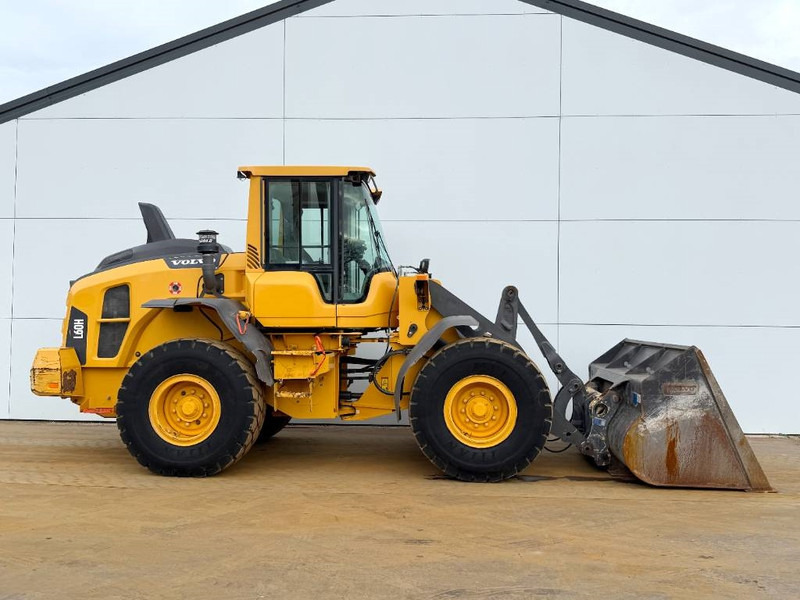 Wheel loader Volvo L60H - Backup Camera / Quick Coupler