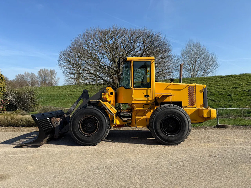Wheel loader Volvo L70D