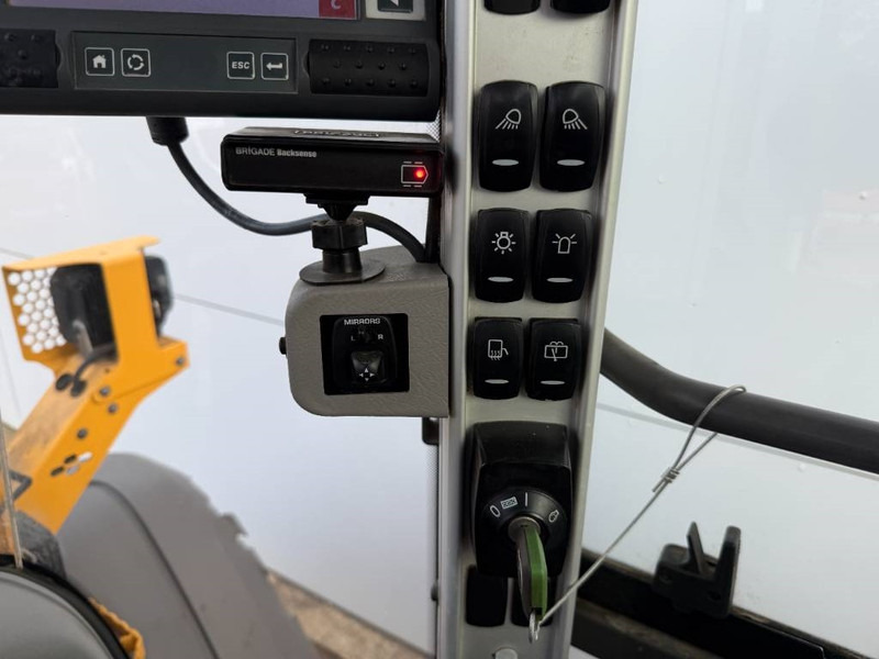 Wheel loader Volvo L70H - 3rd Function / Weight System