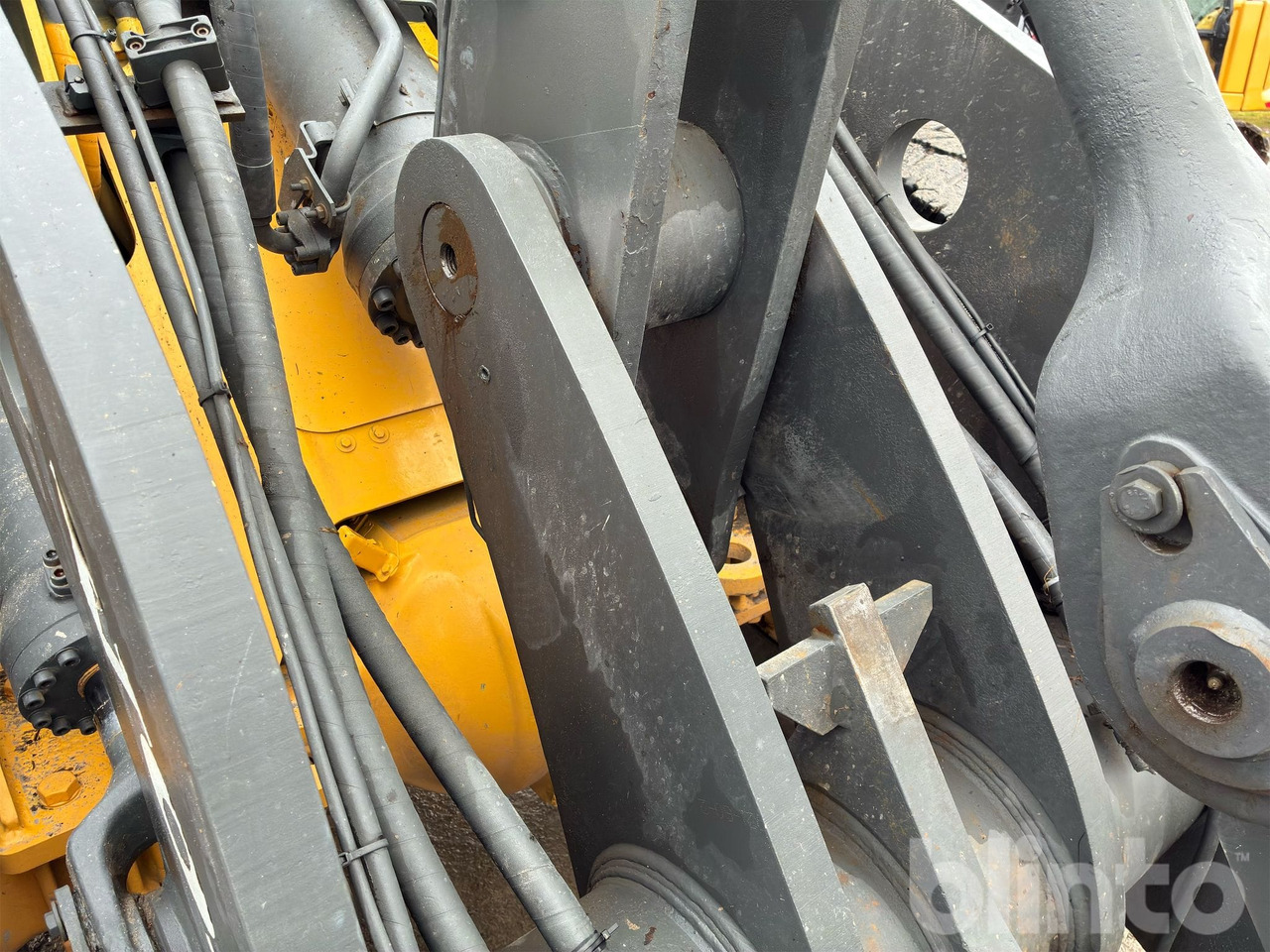 Wheel loader Volvo L90C