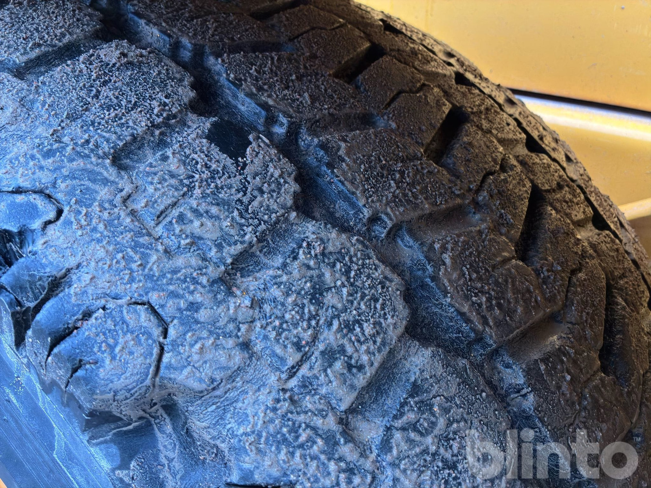 Wheel loader Volvo L90C