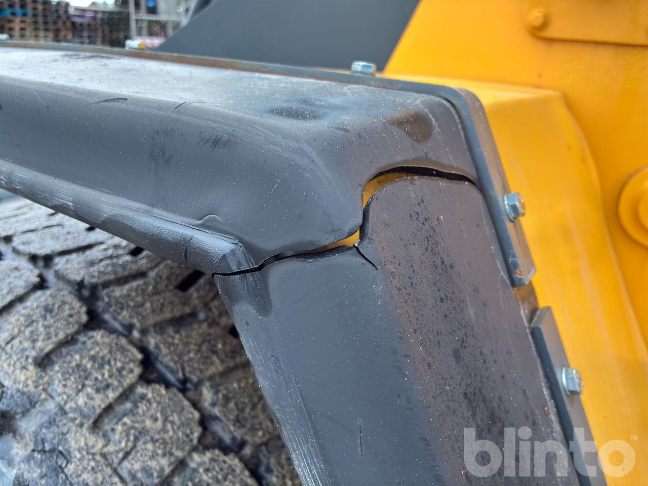 Wheel loader Volvo L90C