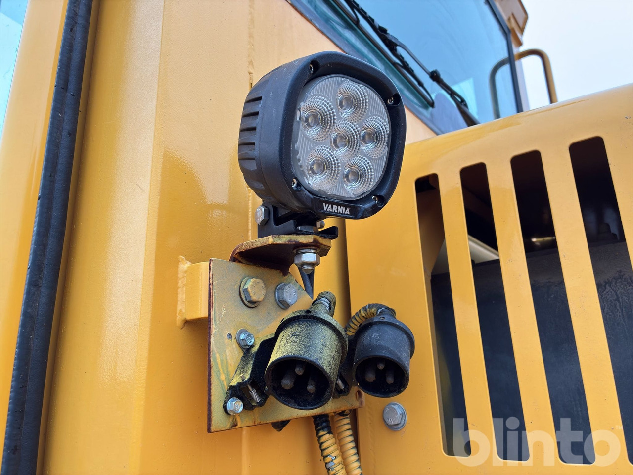 Wheel loader Volvo L90C