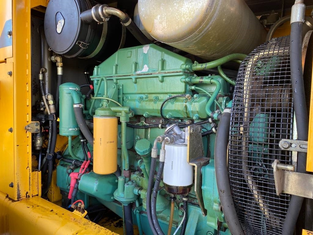 Wheel loader Volvo L90D Origine Française endommagée