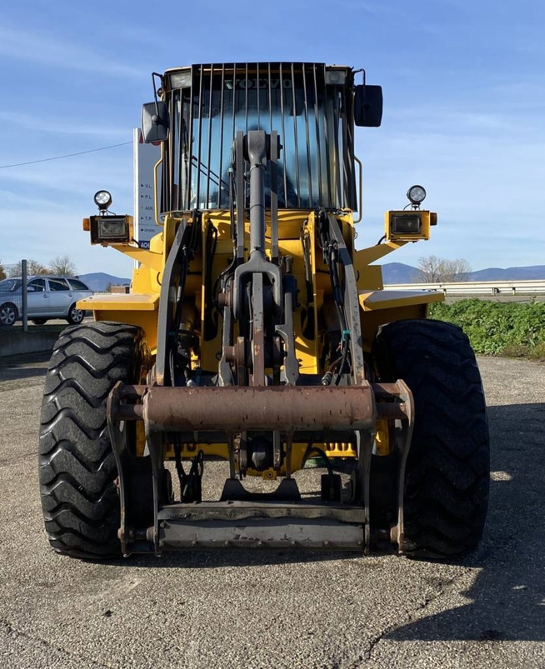Wheel loader Volvo L90D Origine Française endommagée