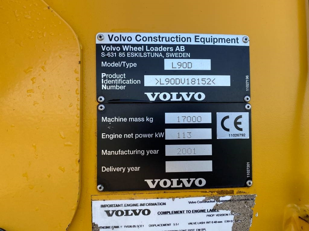 Wheel loader Volvo L90D Origine Française endommagée