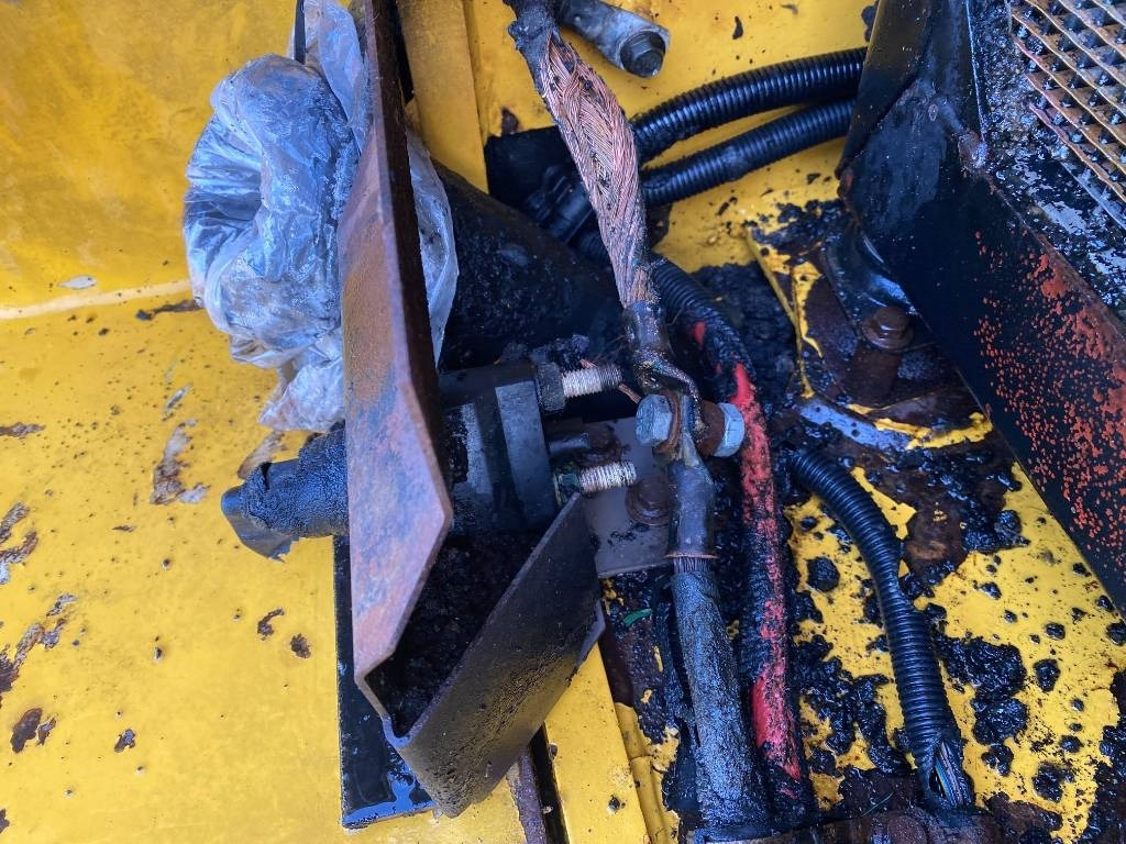 Wheel loader Volvo L90D Origine Française endommagée