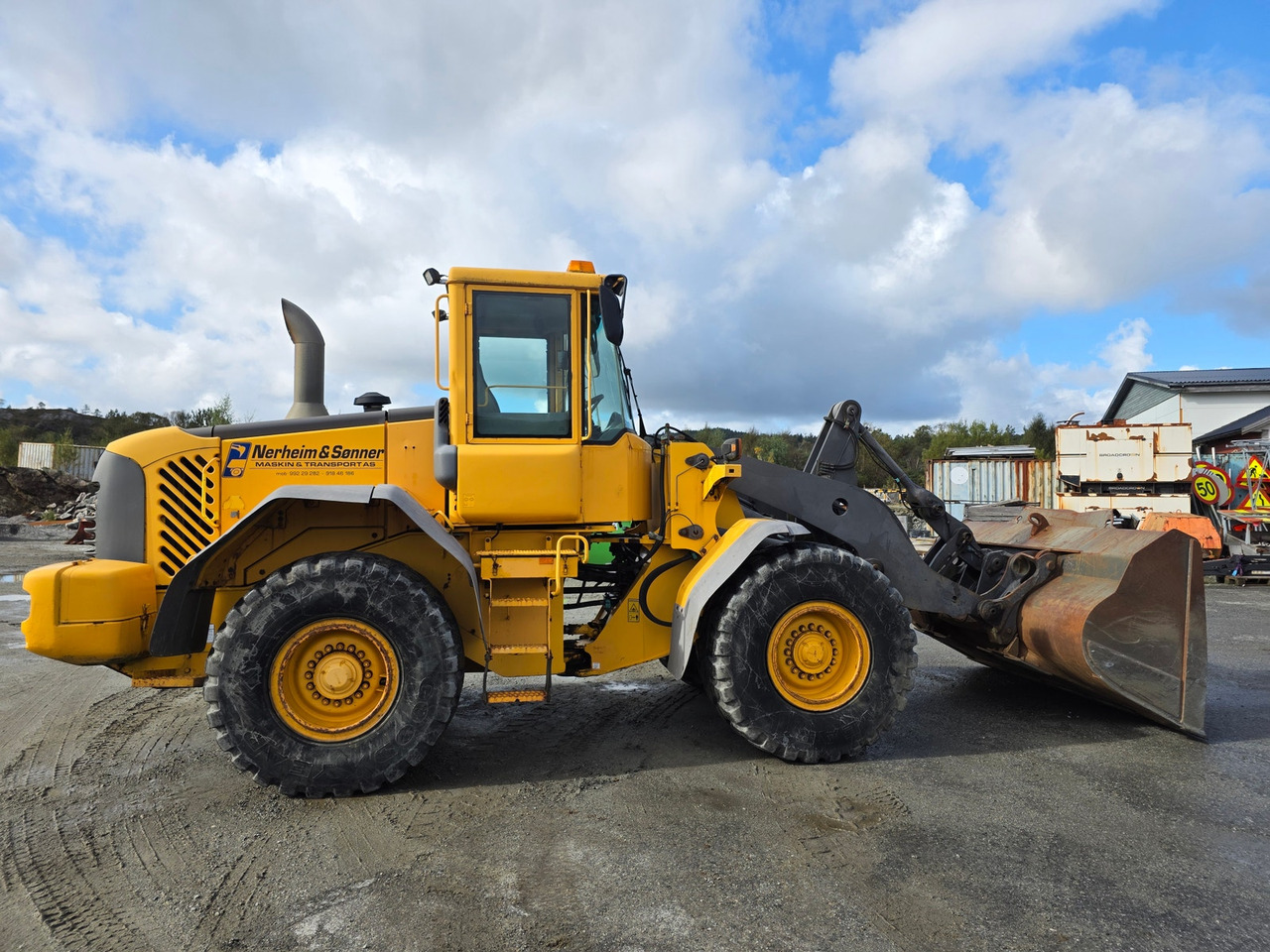 Wheel loader Volvo L90E
