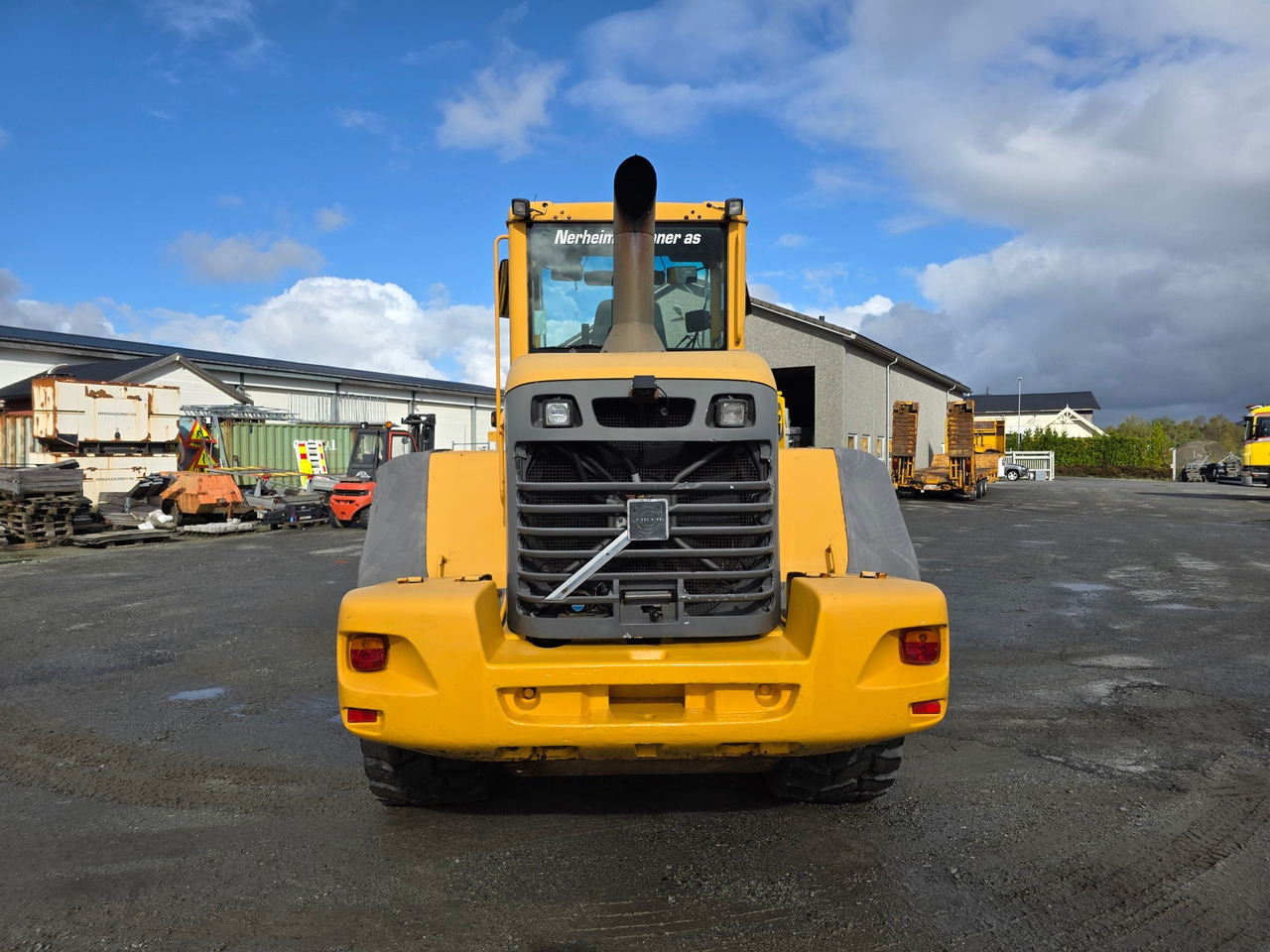 Wheel loader Volvo L90E