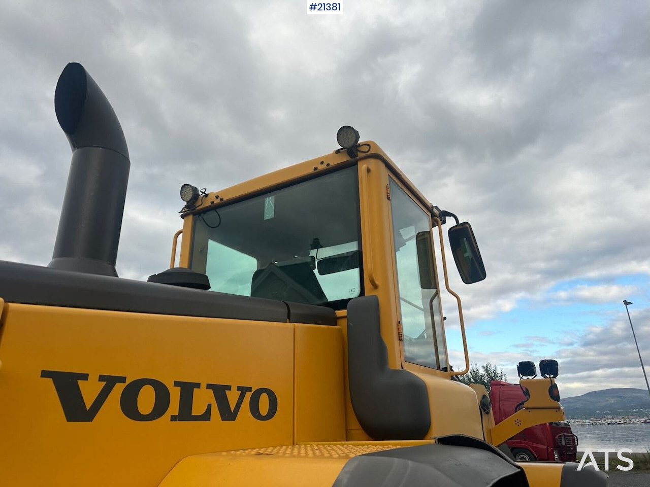 Wheel loader Volvo L90E hjullaster. SE VIDEO