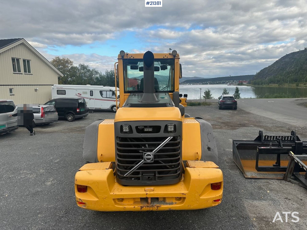 Wheel loader Volvo L90E hjullaster. SE VIDEO