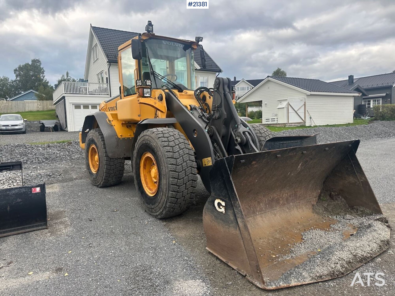 Wheel loader Volvo L90E hjullaster. SE VIDEO