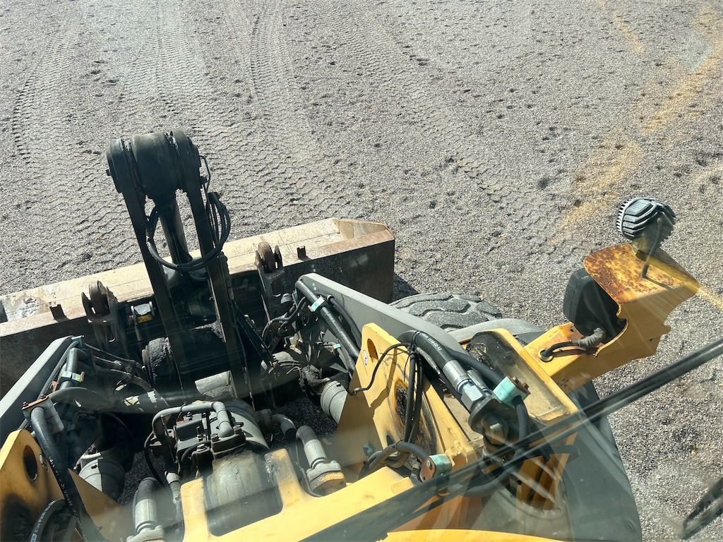 Wheel loader Volvo L90E med planerskopa