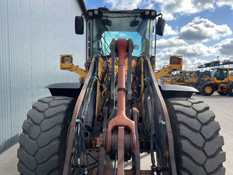Wheel loader Volvo L90F