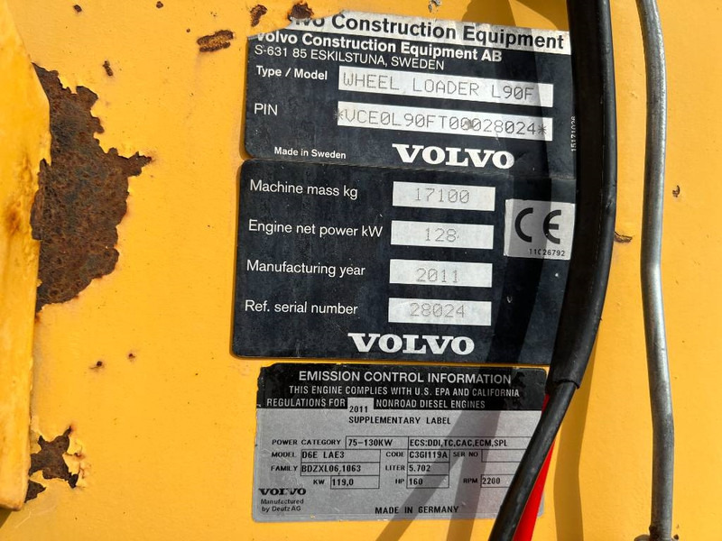 Wheel loader Volvo L90F