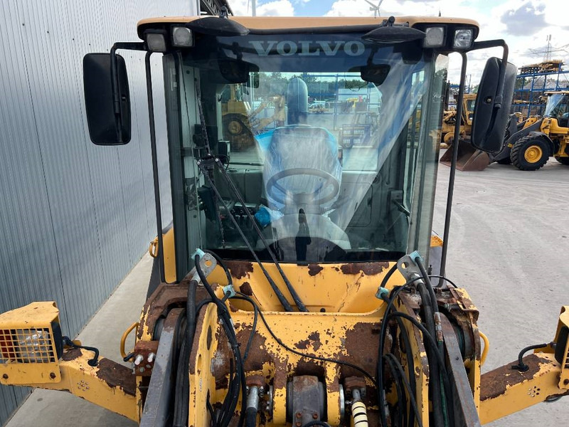 Wheel loader Volvo L90F