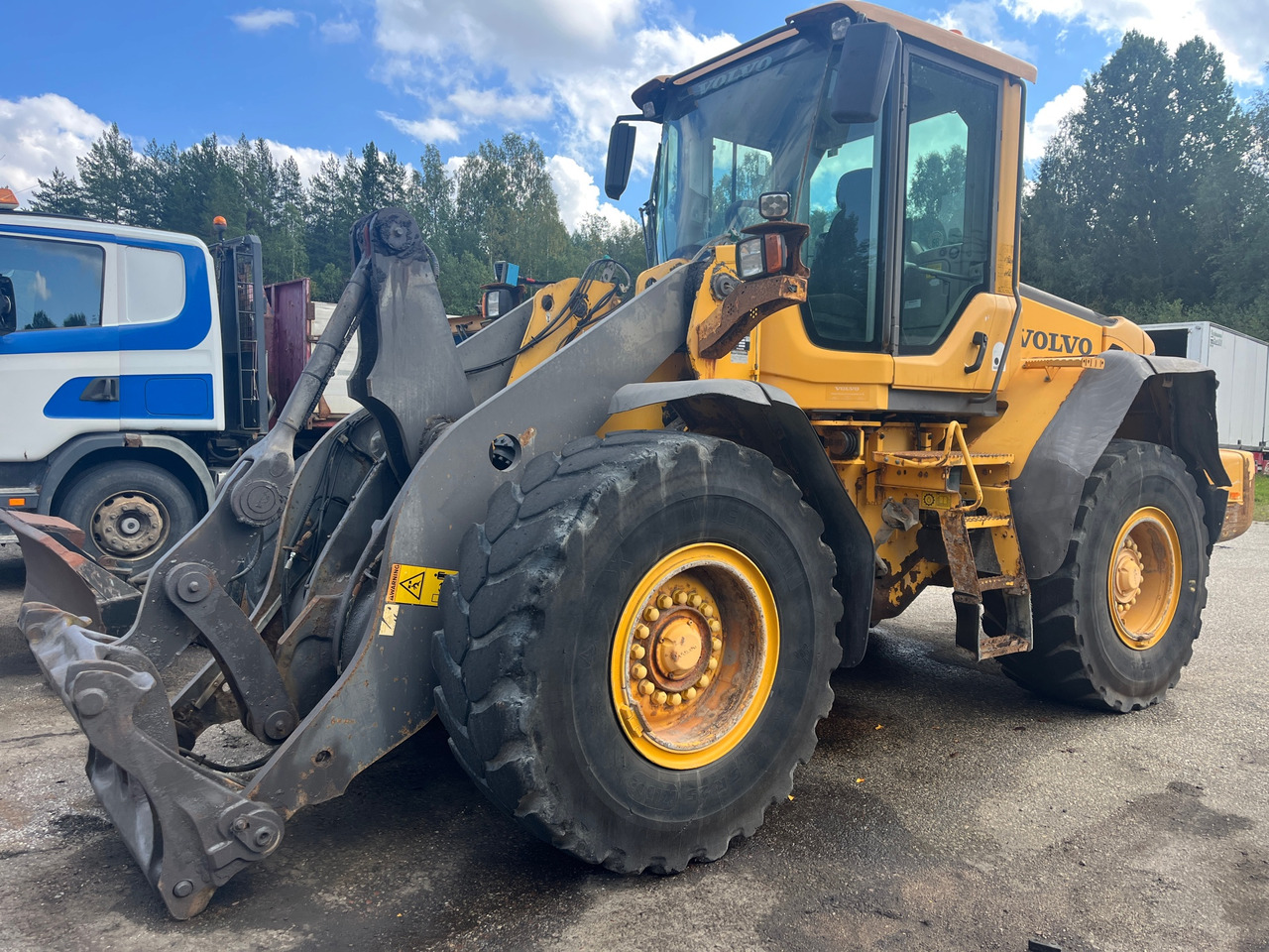 Wheel loader Volvo L90F