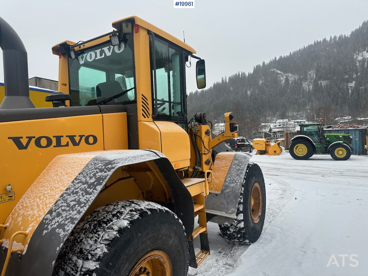 Wheel loader Volvo L90F