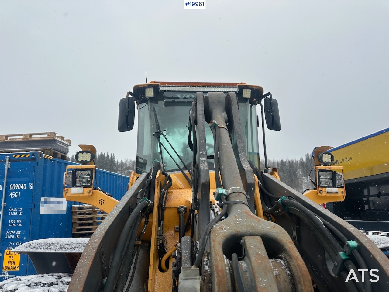 Wheel loader Volvo L90F