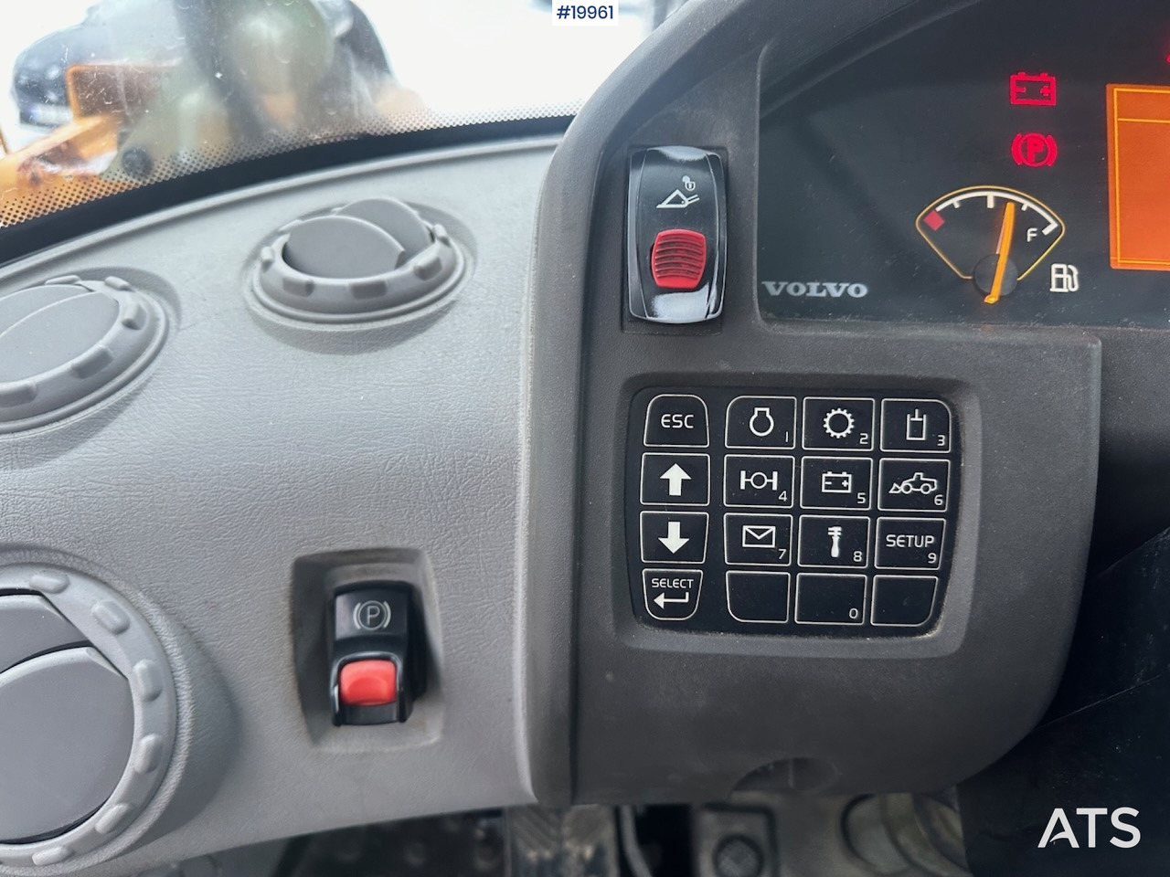 Wheel loader Volvo L90F