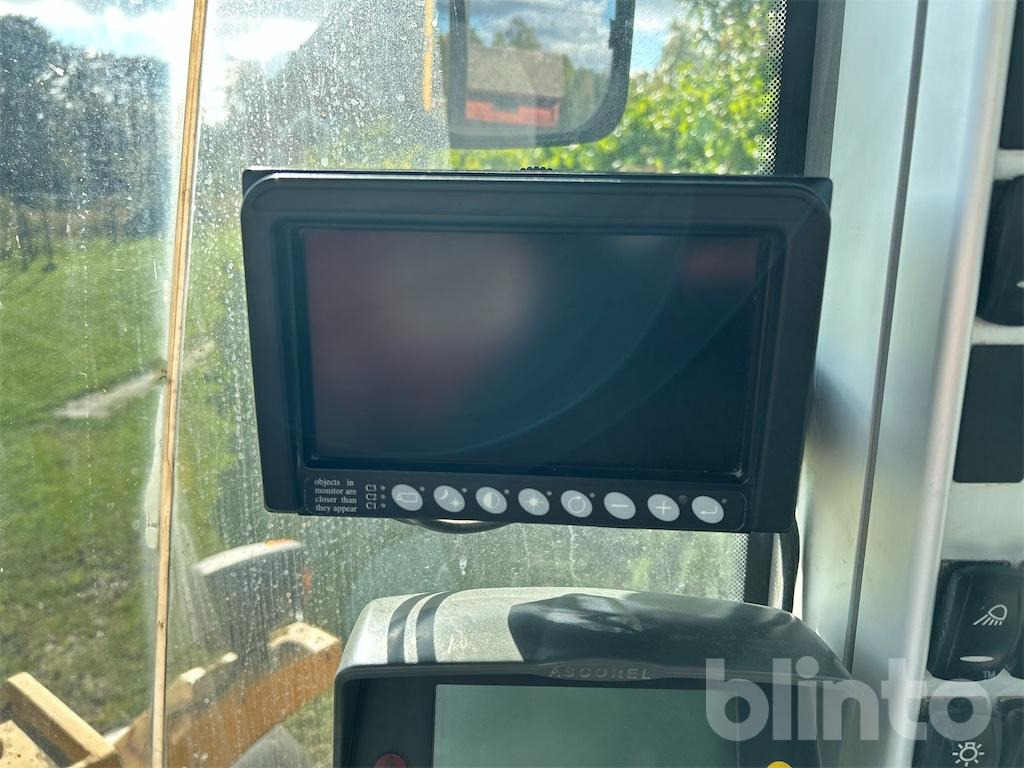 Wheel loader Volvo L90G