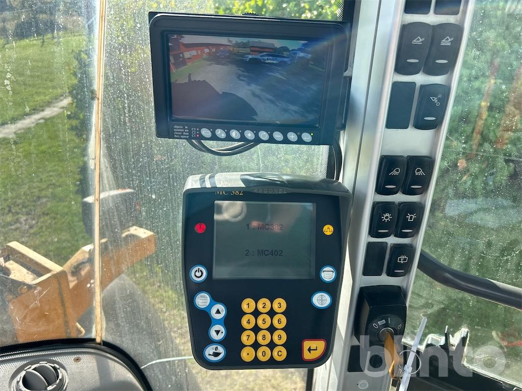 Wheel loader Volvo L90G