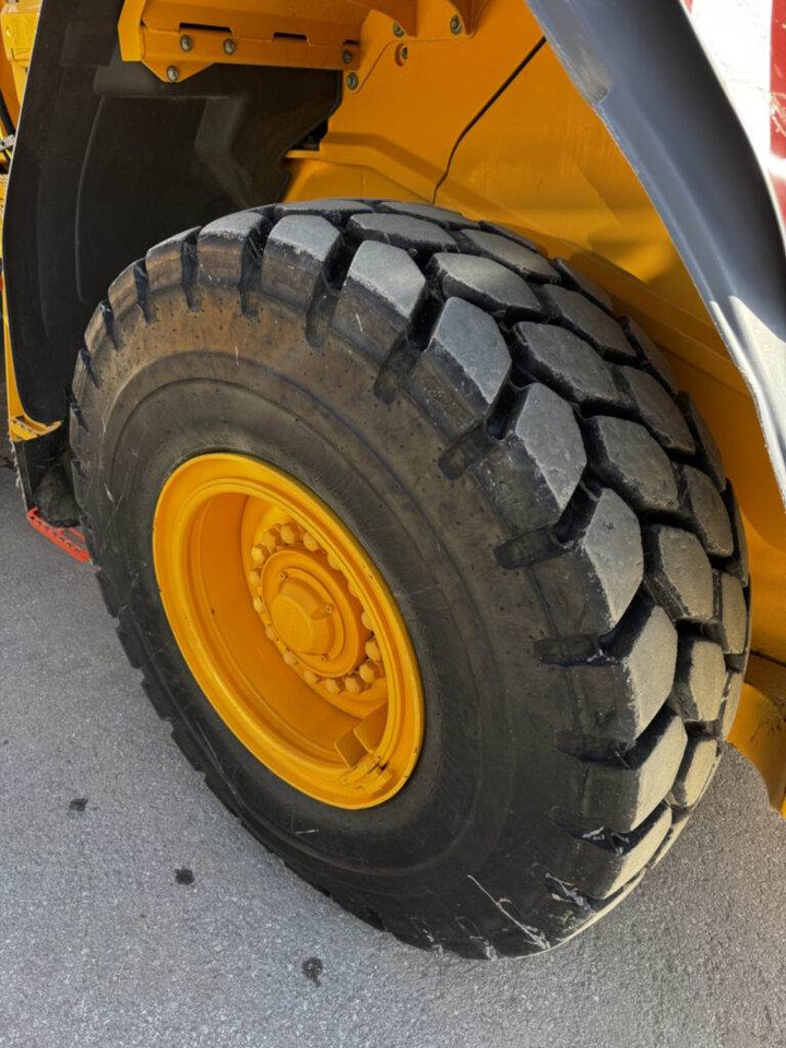 Wheel loader Volvo L90H