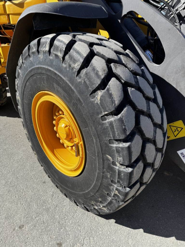 Wheel loader Volvo L90H