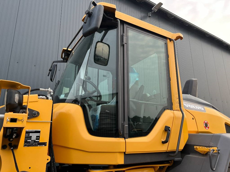 Wheel loader Volvo L90H
