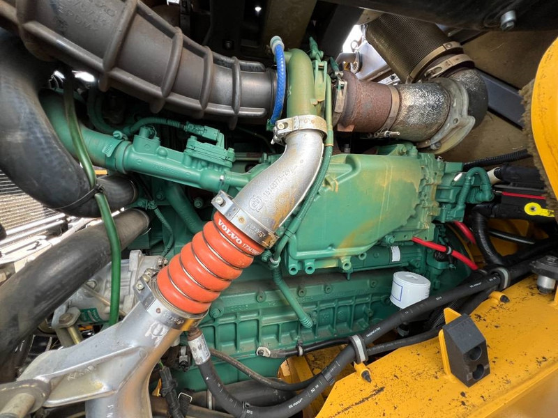 Wheel loader Volvo L90H