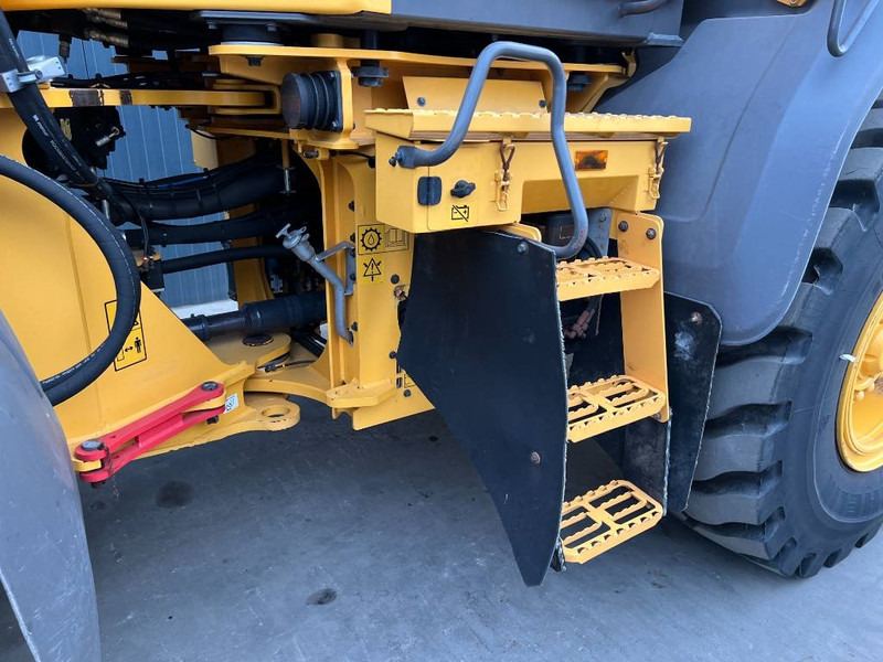 Wheel loader Volvo L90H