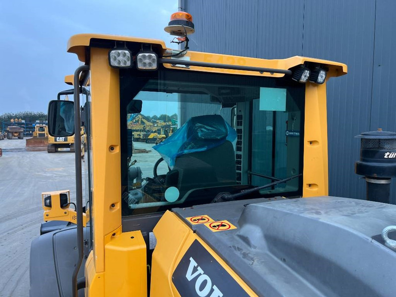 Wheel loader Volvo L90H