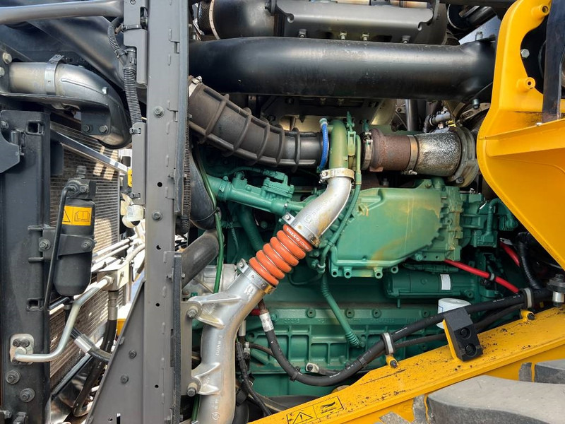 Wheel loader Volvo L90H