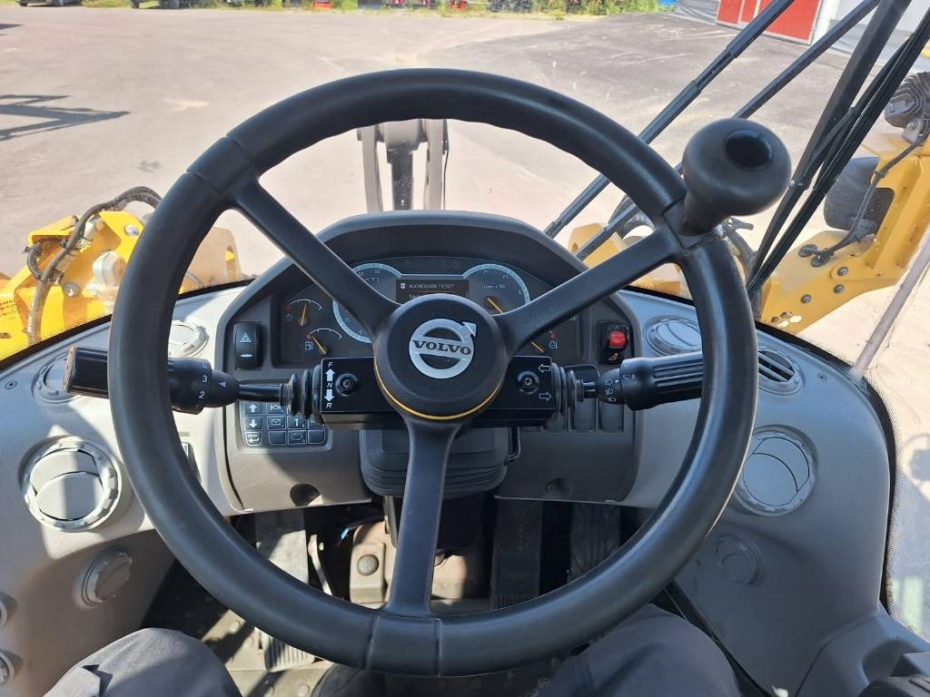Wheel loader Volvo L90H