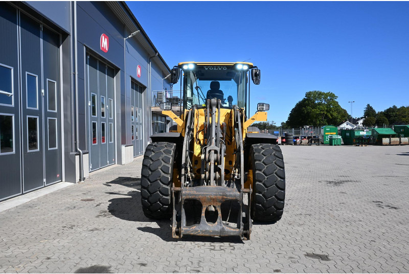 Wheel loader Volvo L90H