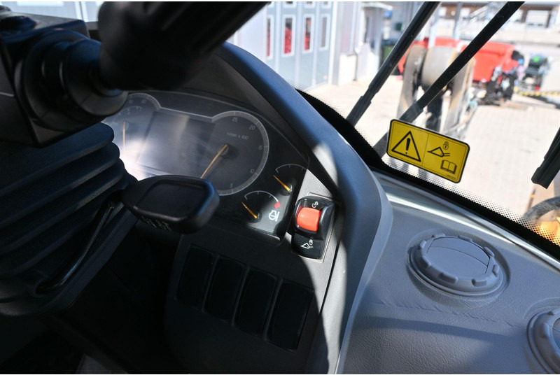 Wheel loader Volvo L90H