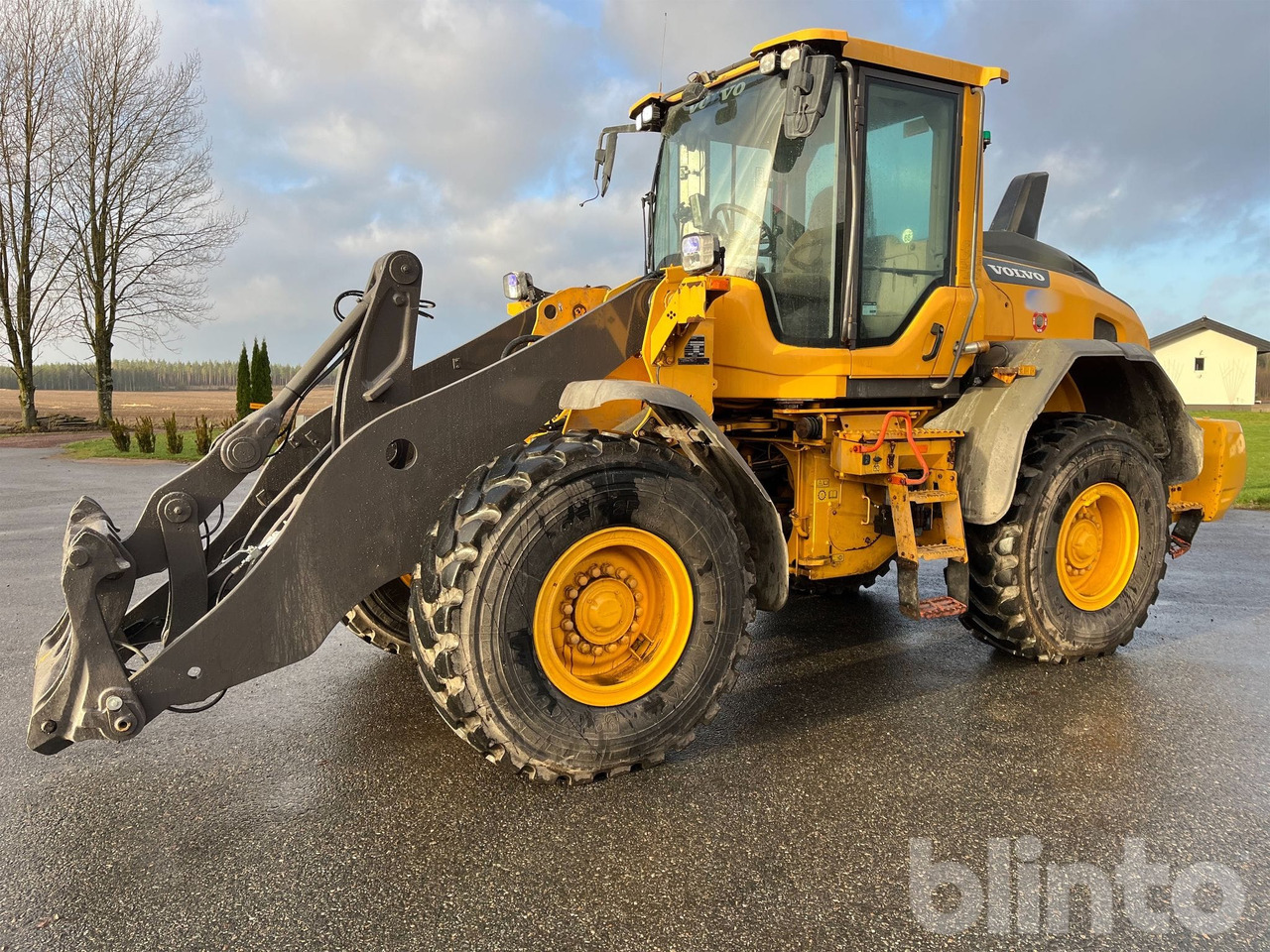 Wheel loader Volvo L90H