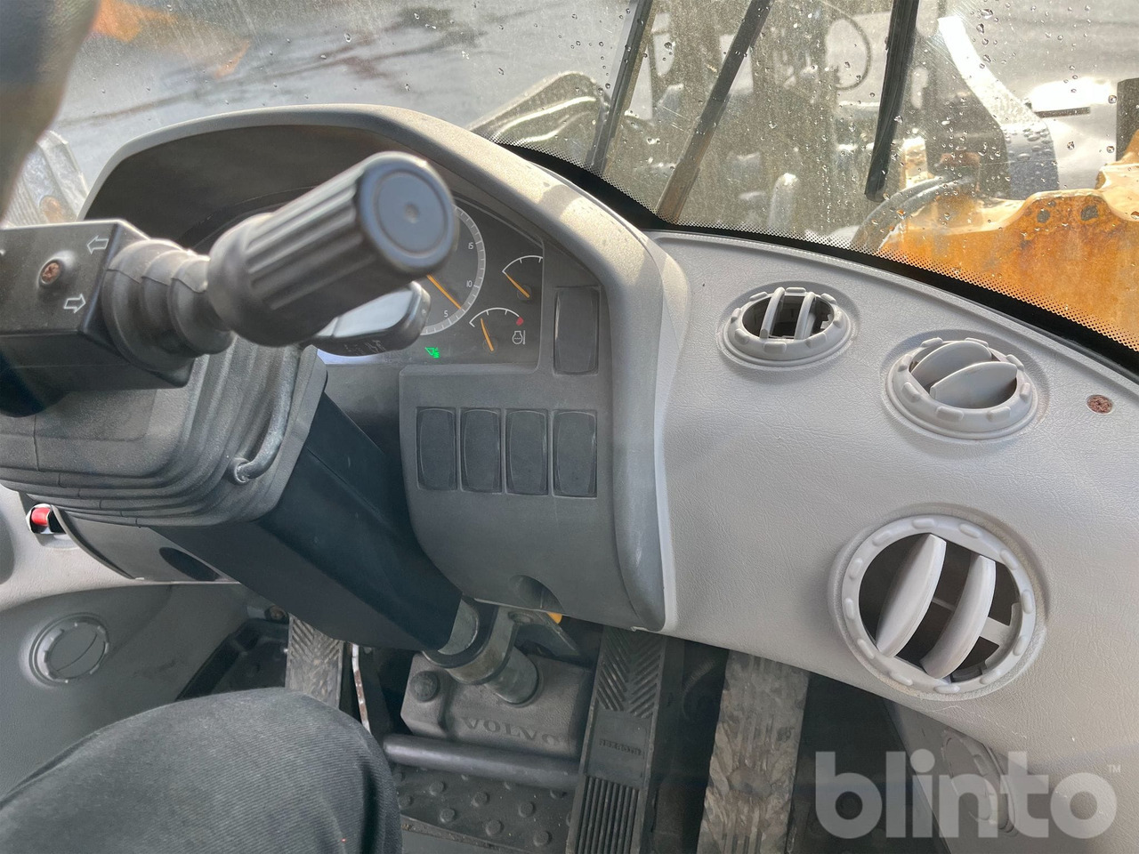 Wheel loader Volvo L90H