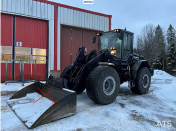 Wheel loader  Volvo L90 F Wheel Loade  (VIDEO)