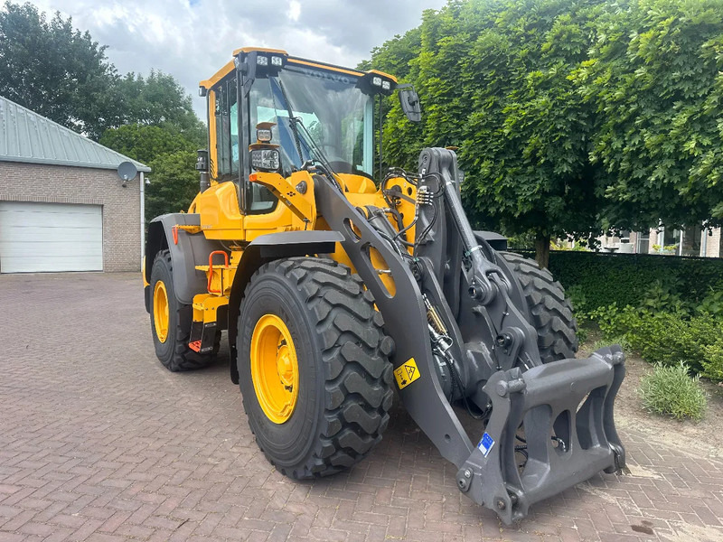 Wheel loader Volvo L90 H2 2025