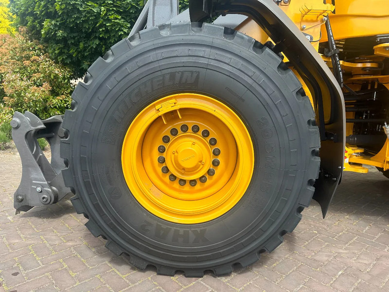 Wheel loader Volvo L90 H2 2025