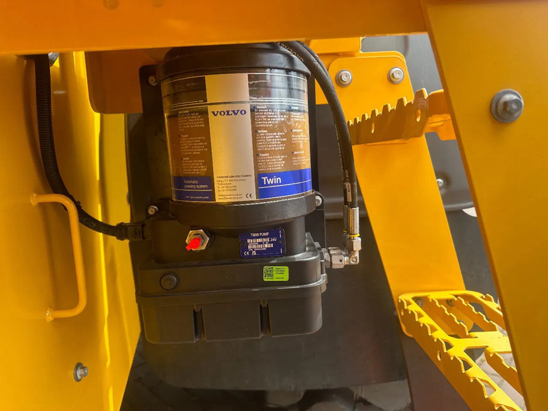 Wheel loader Volvo L90 H2 2025 Michelin 650/65