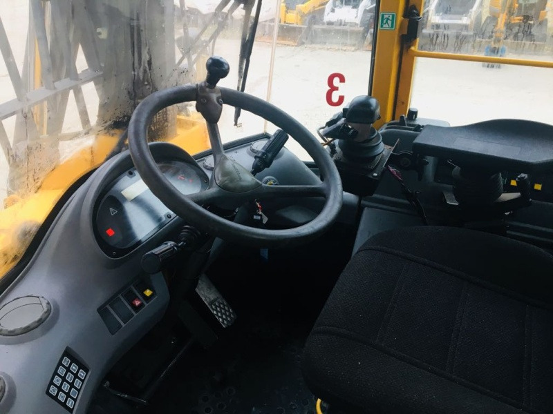 Wheel loader Volvo L 180 D HL (108522)